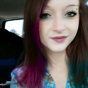 Meet your Posher, Cassandra